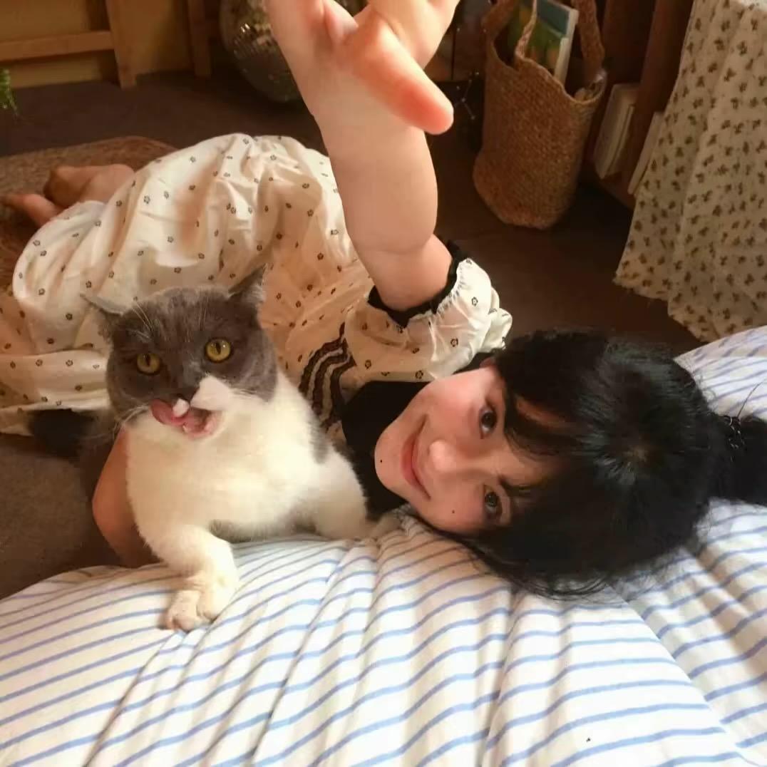 伤心小狗       .