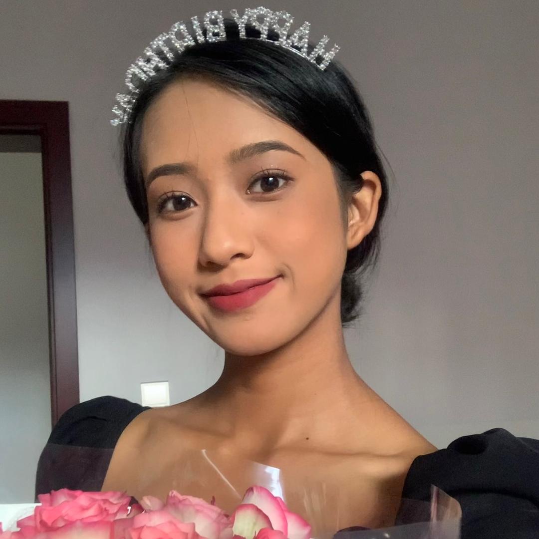 哈喽 莫妮卡