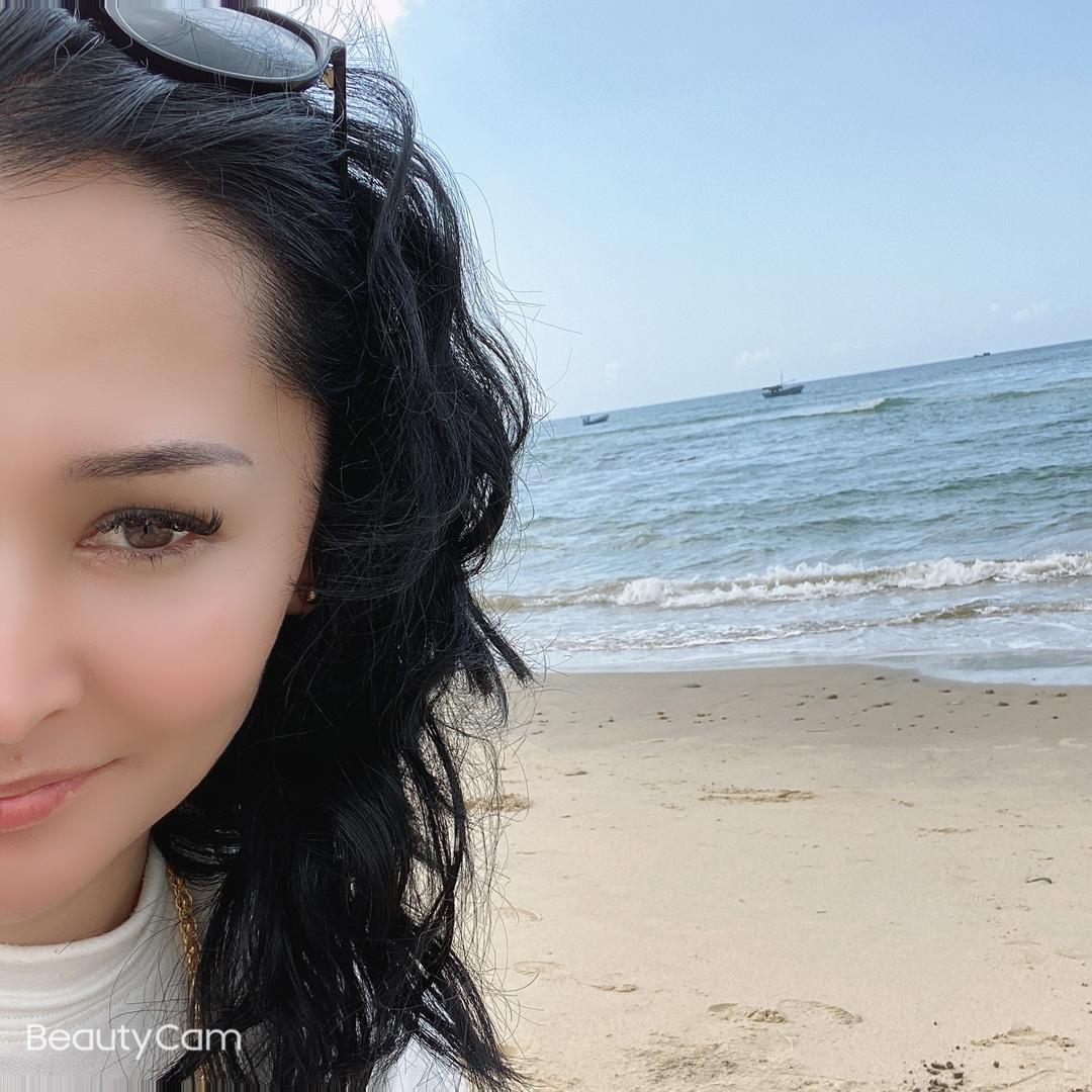 天山区大湾北路诺望服装店