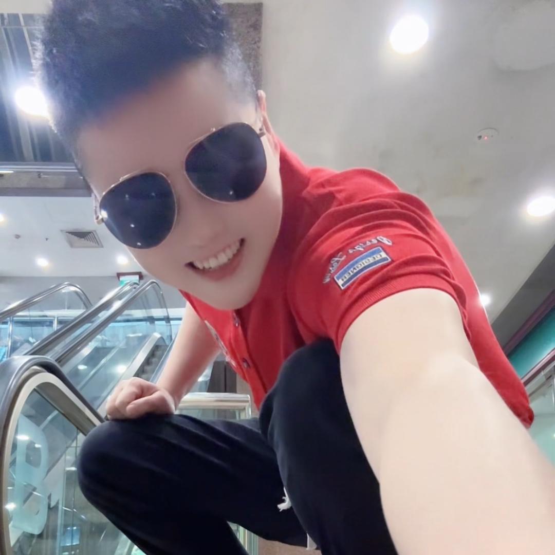 AAA 小帅哥在新加坡