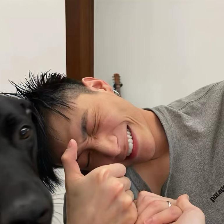 .¥