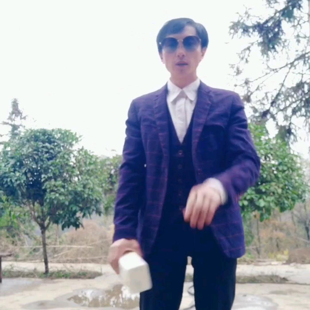 唢呐匠，厨窗里有好吃的
