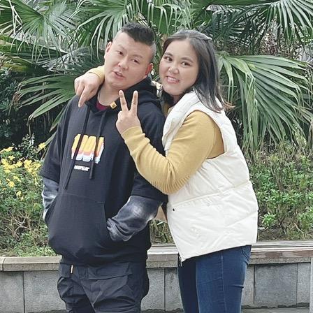 兰兰  （广安夫妻贴砖）