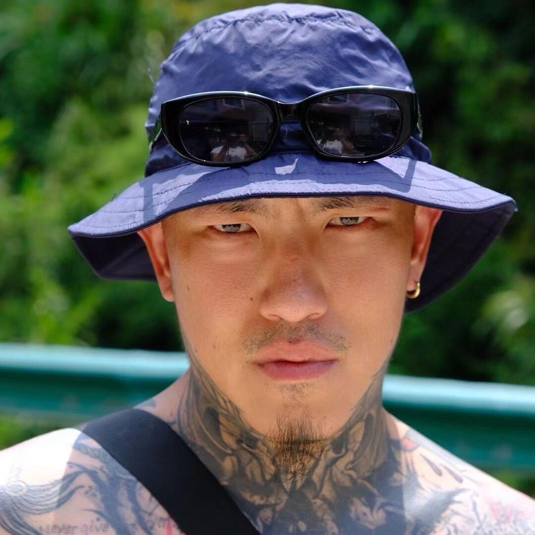 阿克Dom
