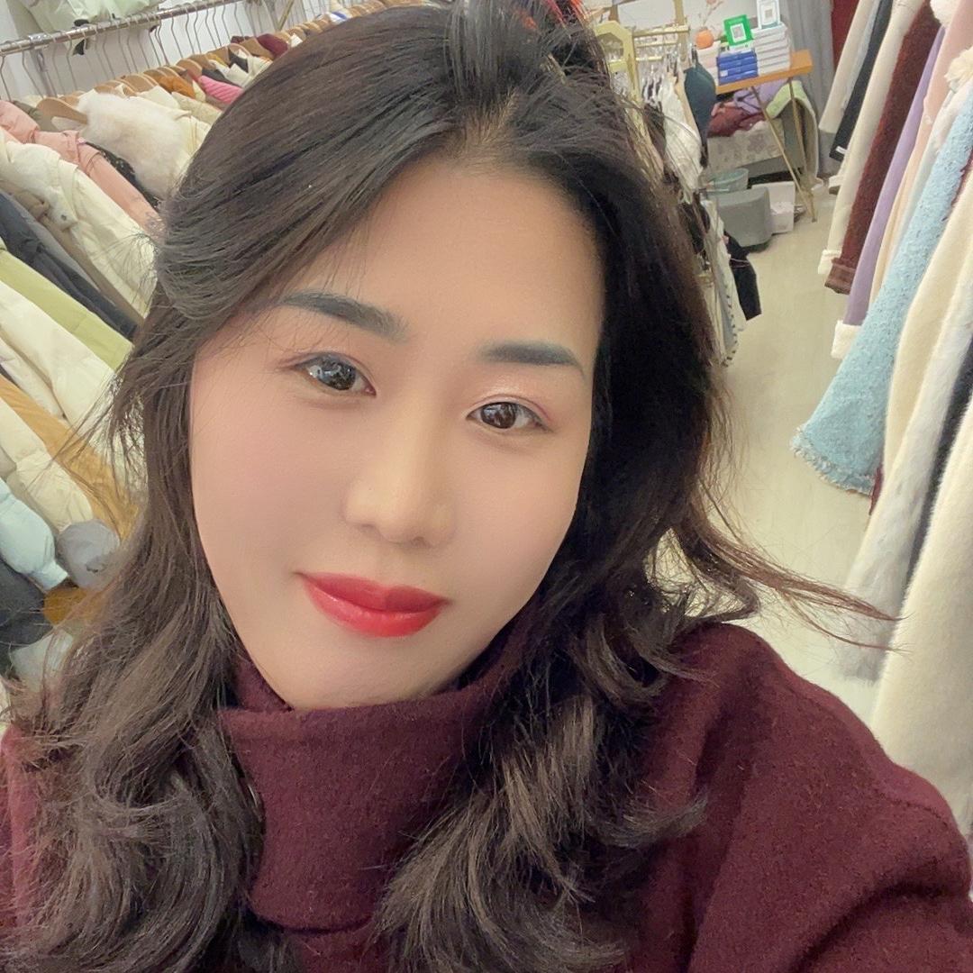 伊人女装（甘岸店）