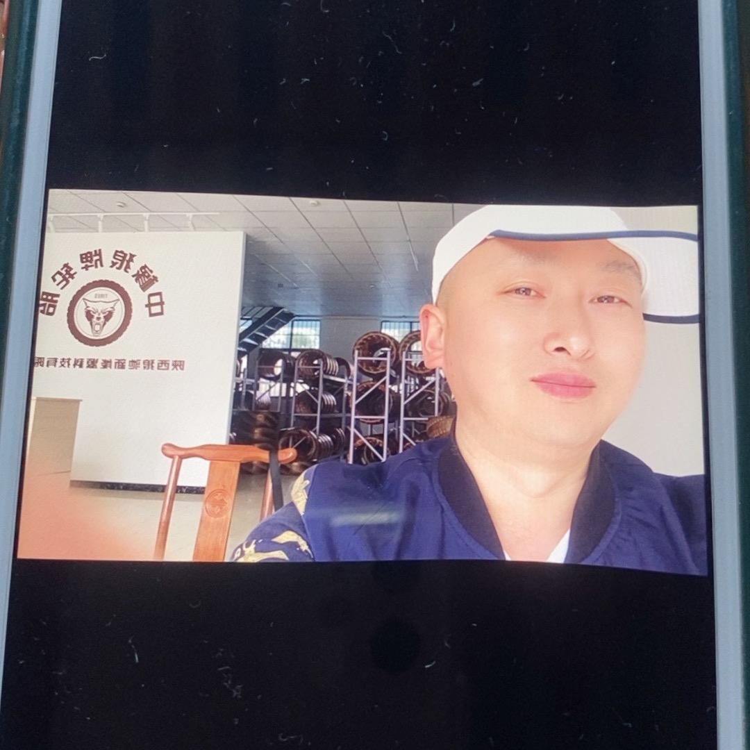 奕奕生辉