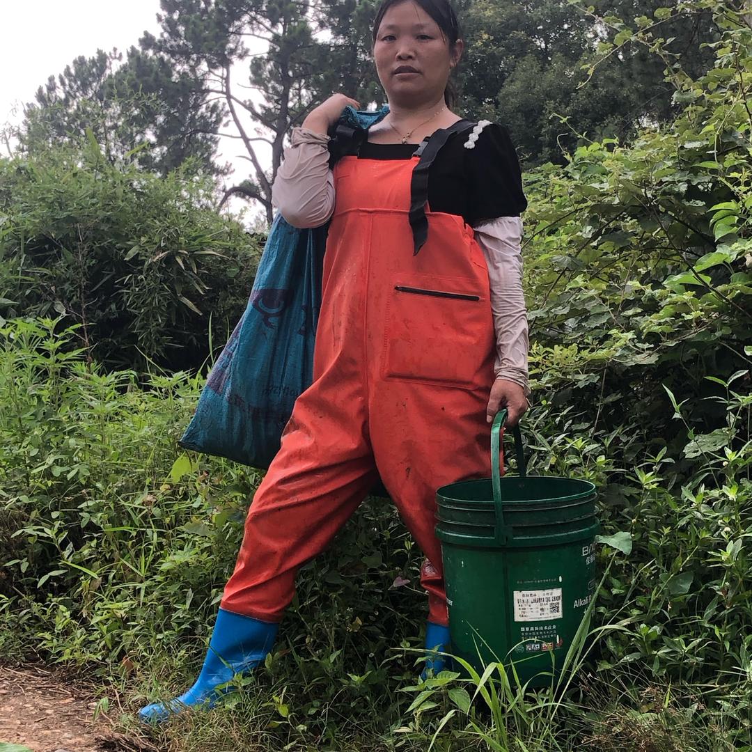 花姐在乡下卖土货