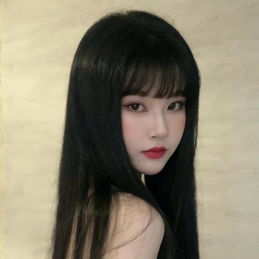 👸