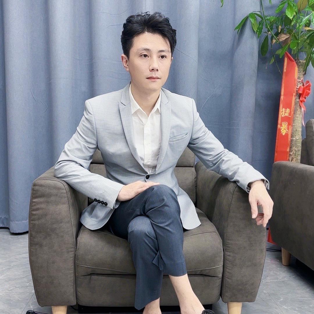 超哥有双鞋