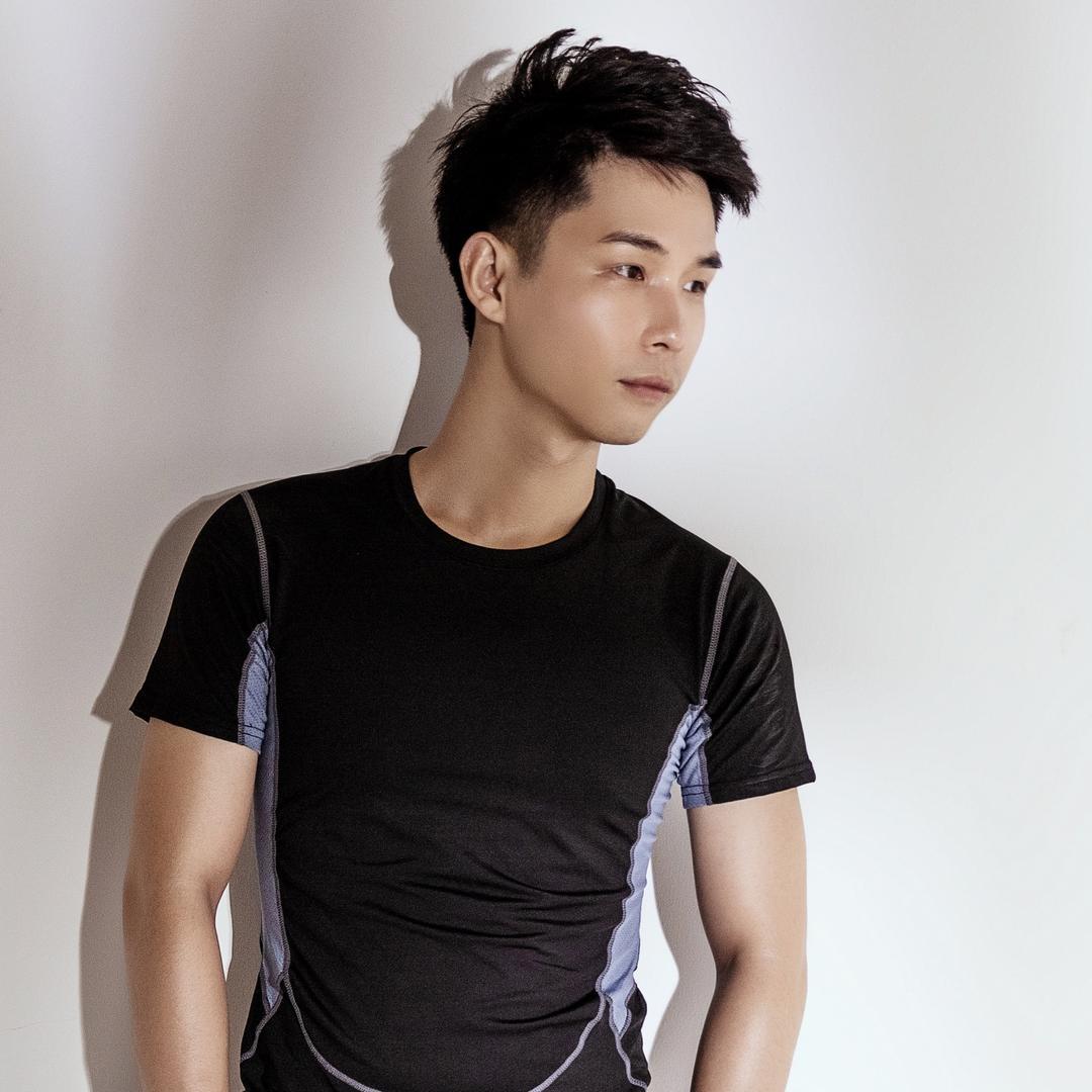 锐哥在华强北的小店