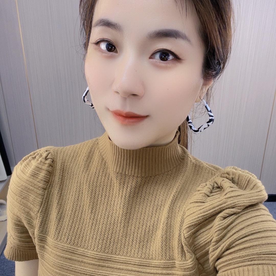 嫒妮娜服装定制