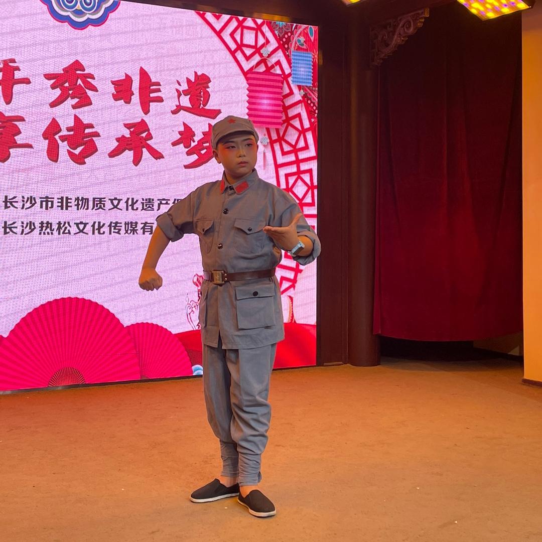戏曲少年姚诺