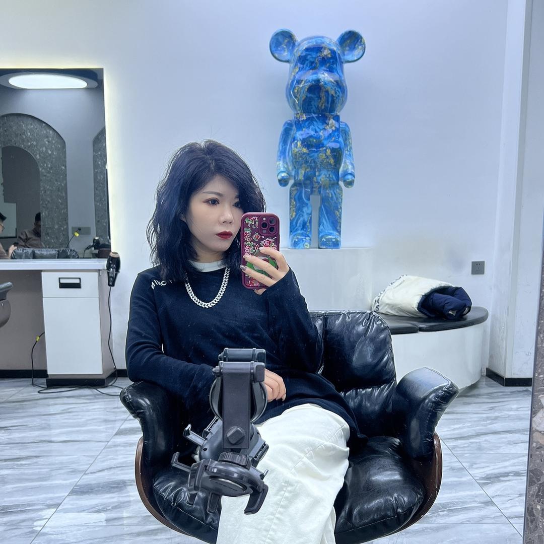 绥棱珍龙造型珍姐