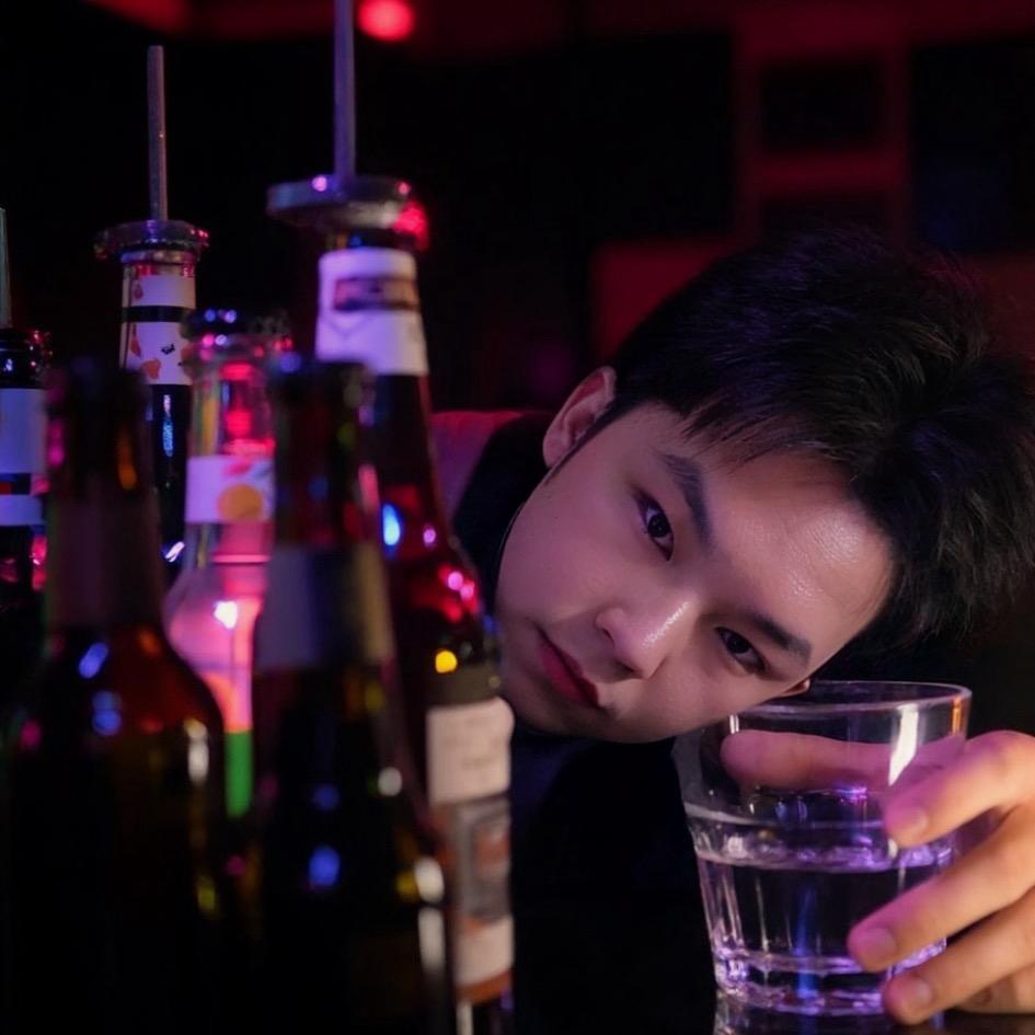 把你的吻埋在伤痕里    💔