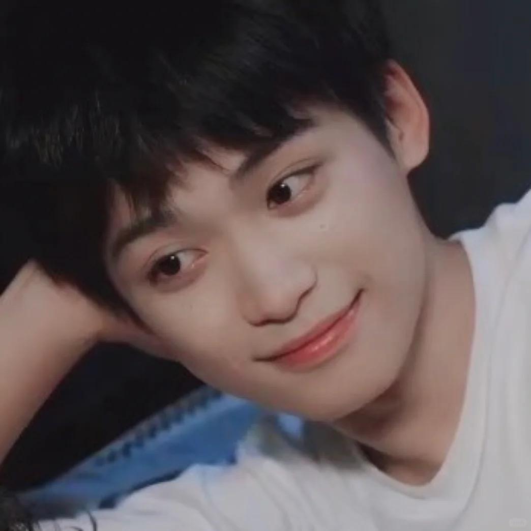 釉釉૮ ˙Ⱉ˙ ა小手冰凉啊