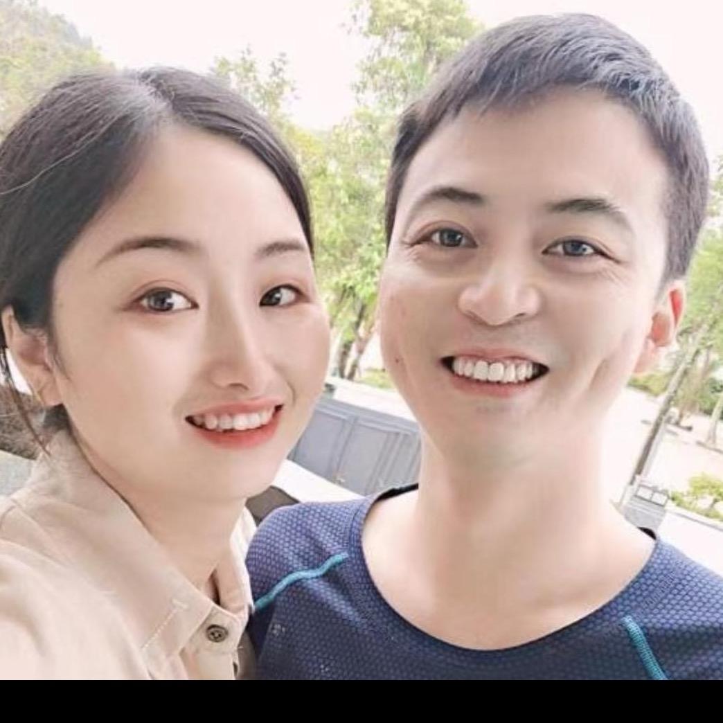 海南贴砖小夫妻