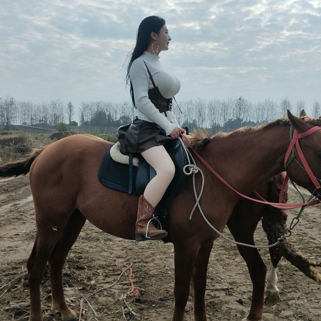 女骑十一