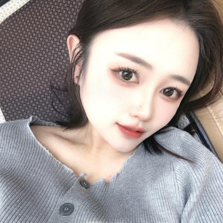 王逗逗（威海包车最美女司机😜）