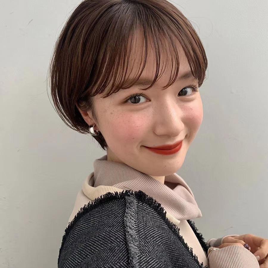 静宁显脸小发型设计