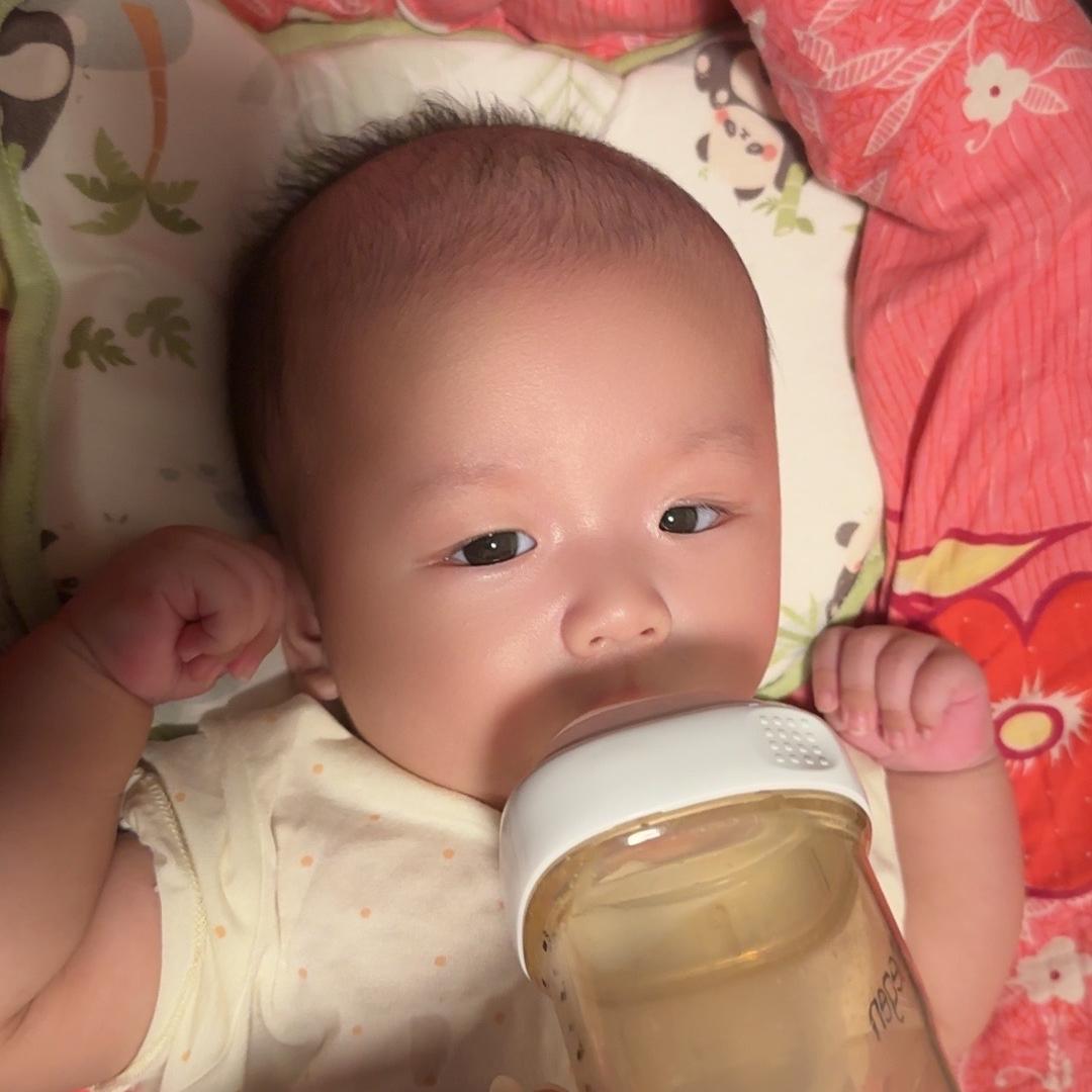 童趣时光童装店