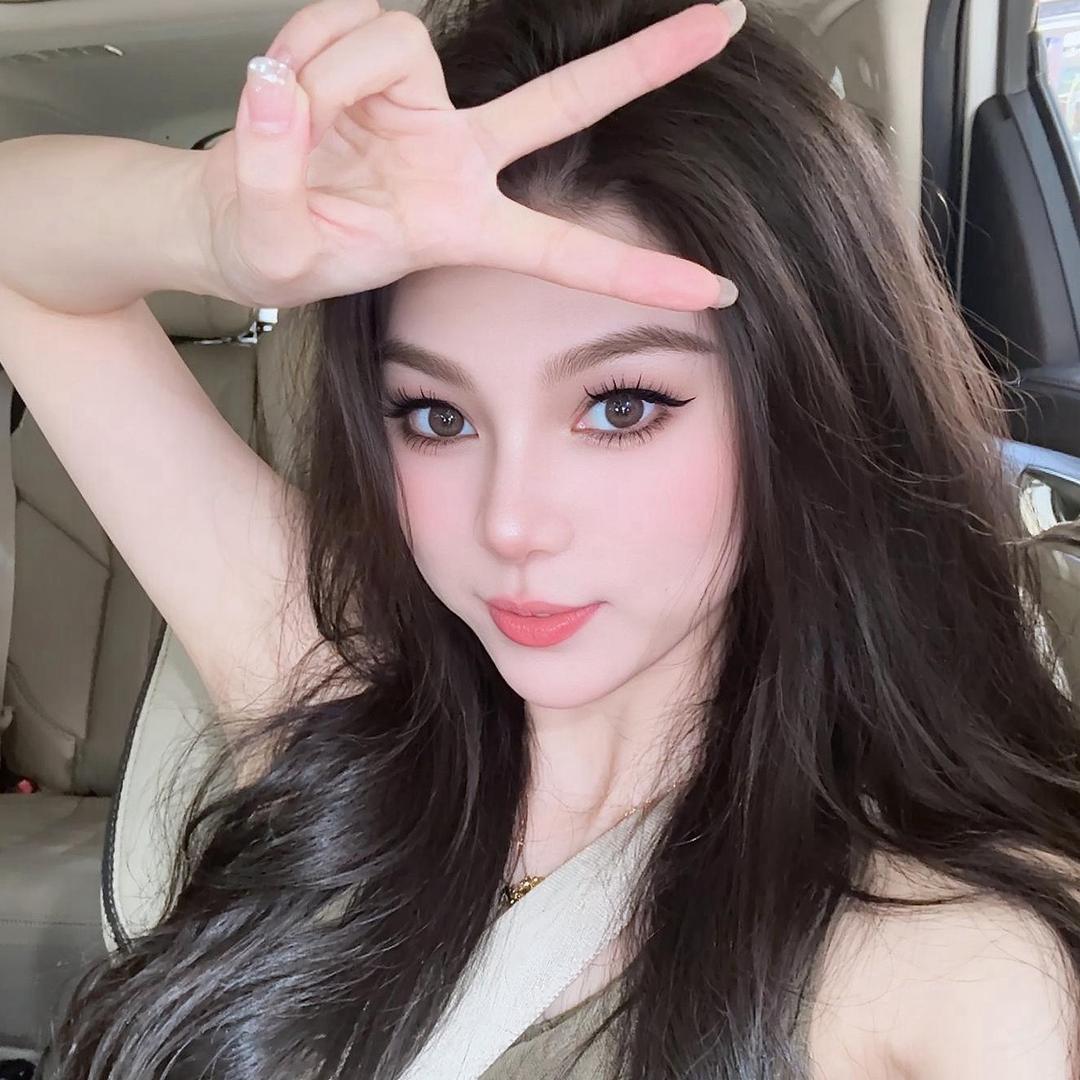 美女无语