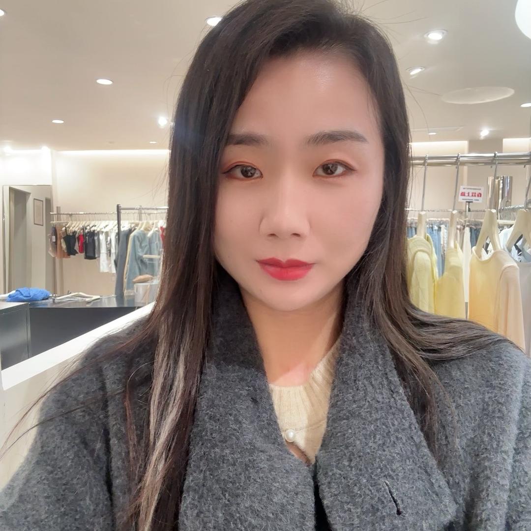 怡人穿搭馆&鹏鹏