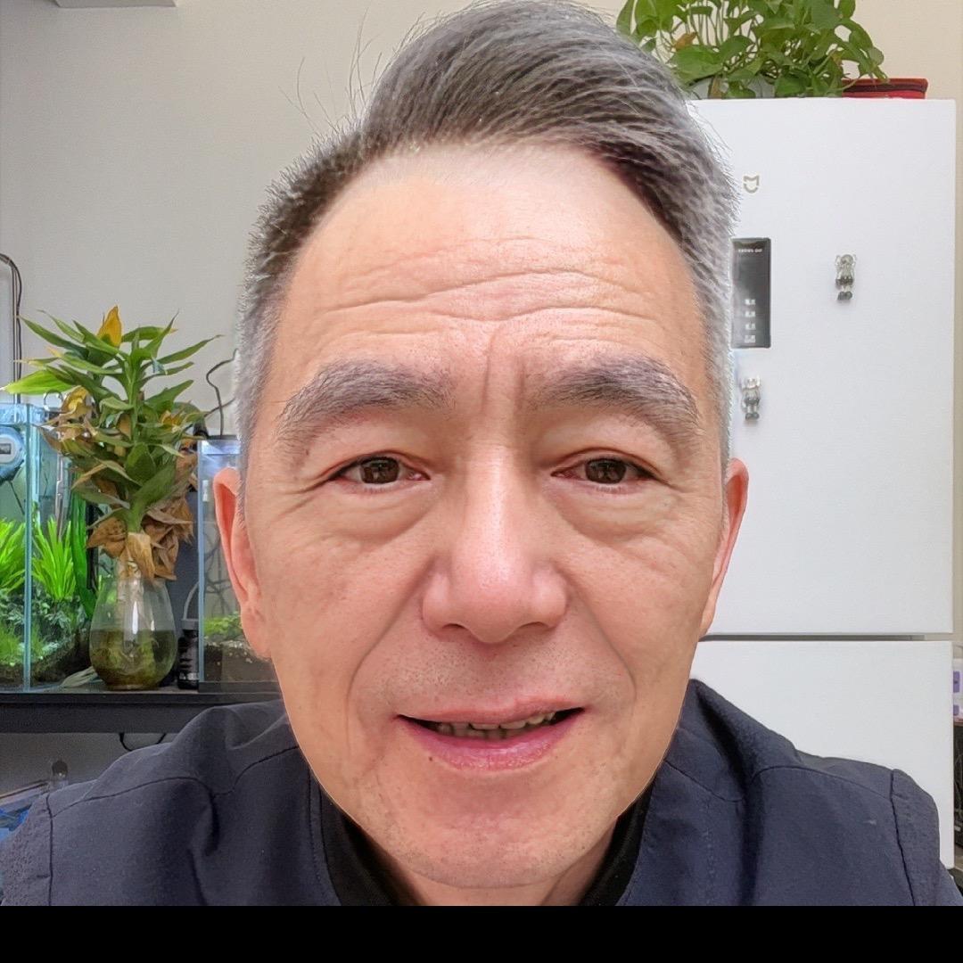 爱吃零食的老王