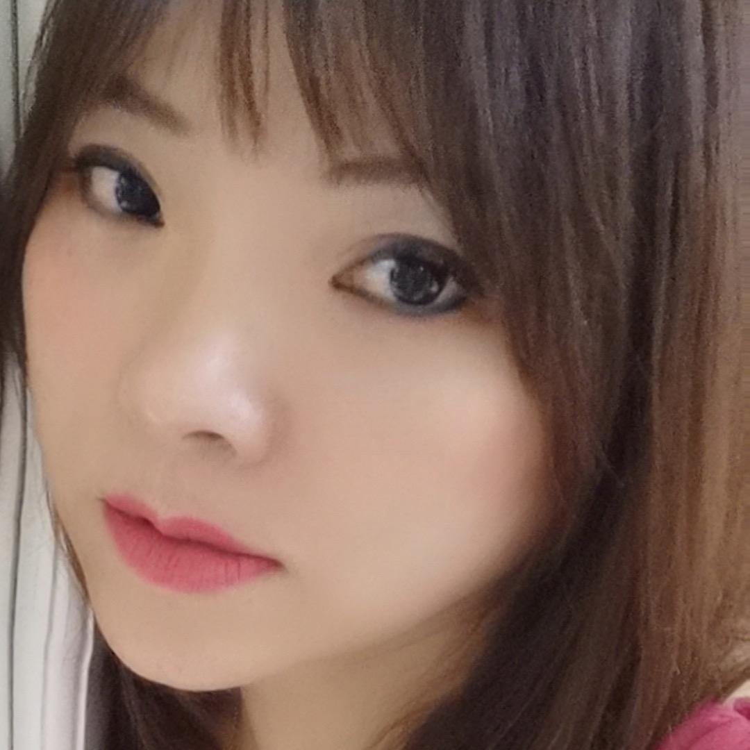 纤纤红酥手手🌹