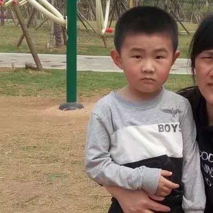 默默