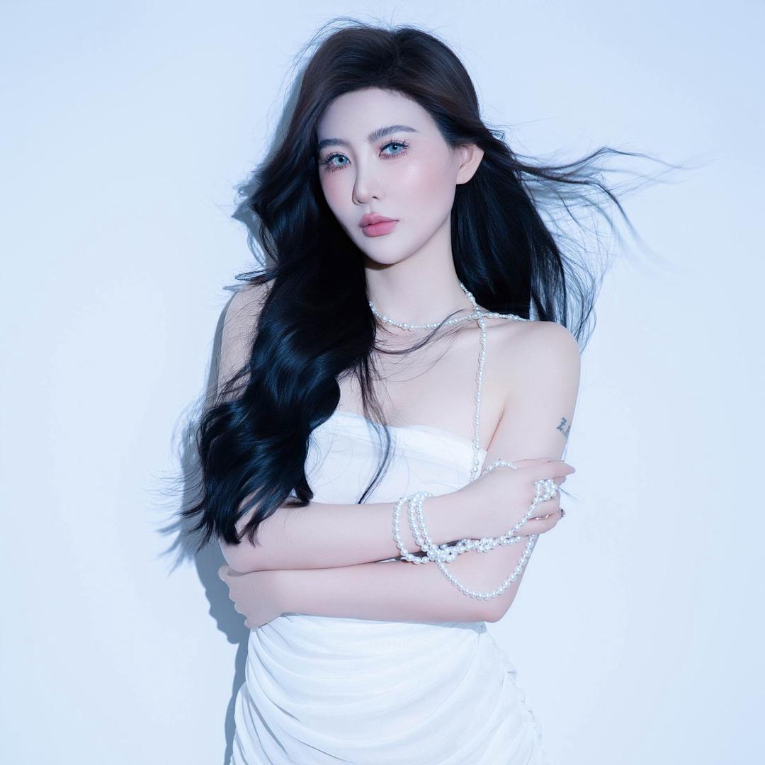 淄博QIANQIANJIA 女装店
