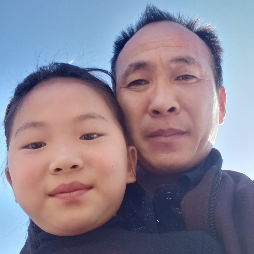 卫星平地机。平地机