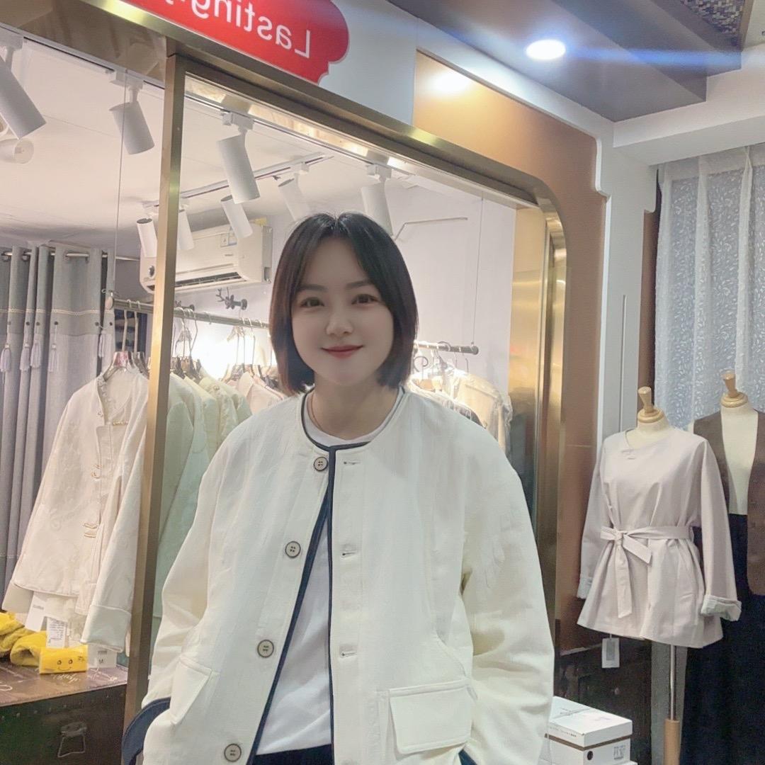 静静（天下女人Ly服装店）