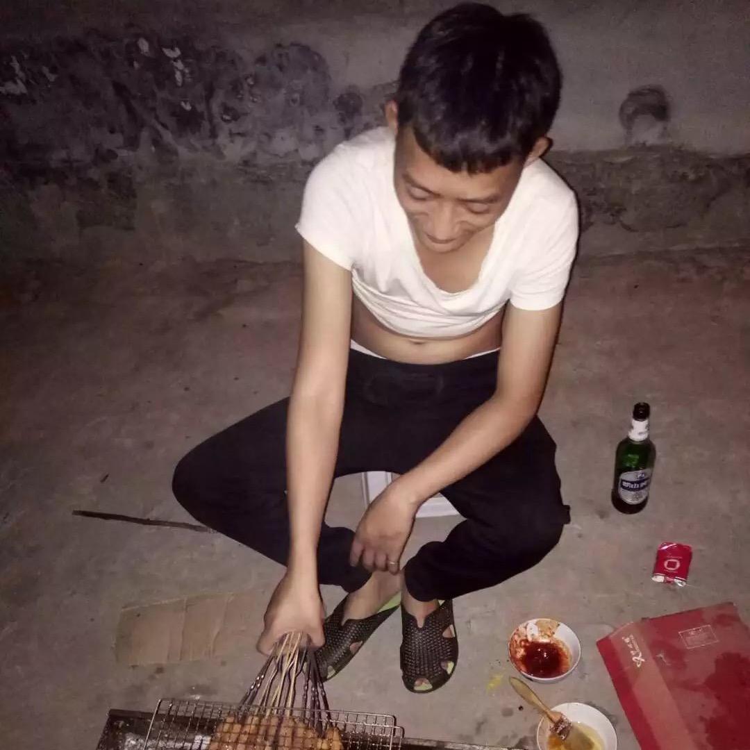 开朗大男孩