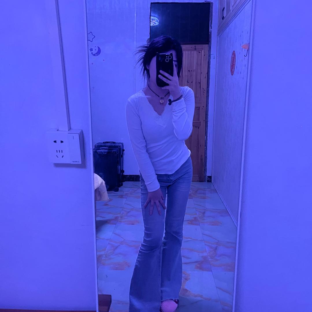 杨芷涵.