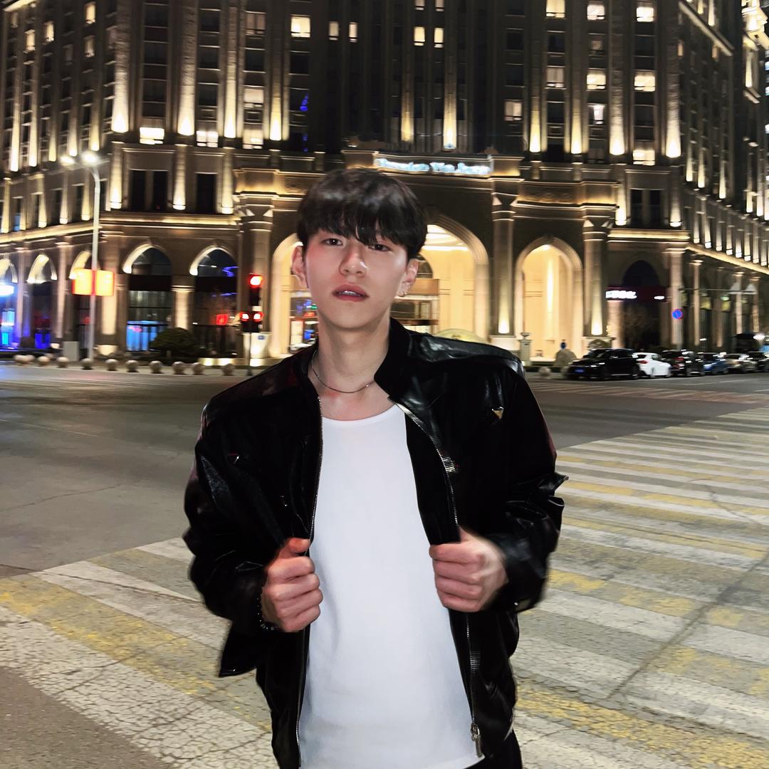 白告宇