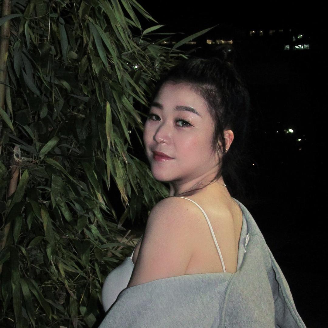 刘酒萌子