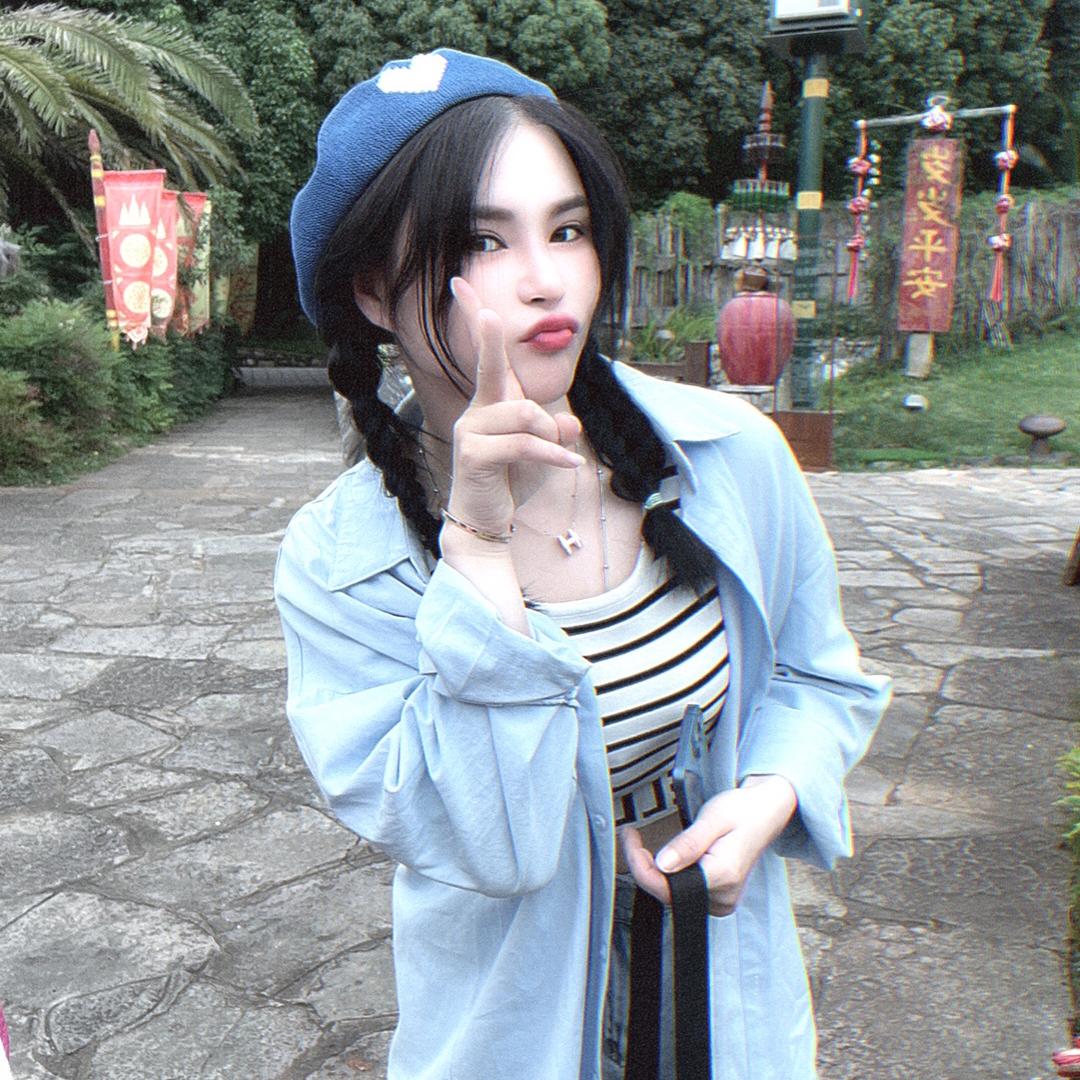 小潇橱窗花洒
