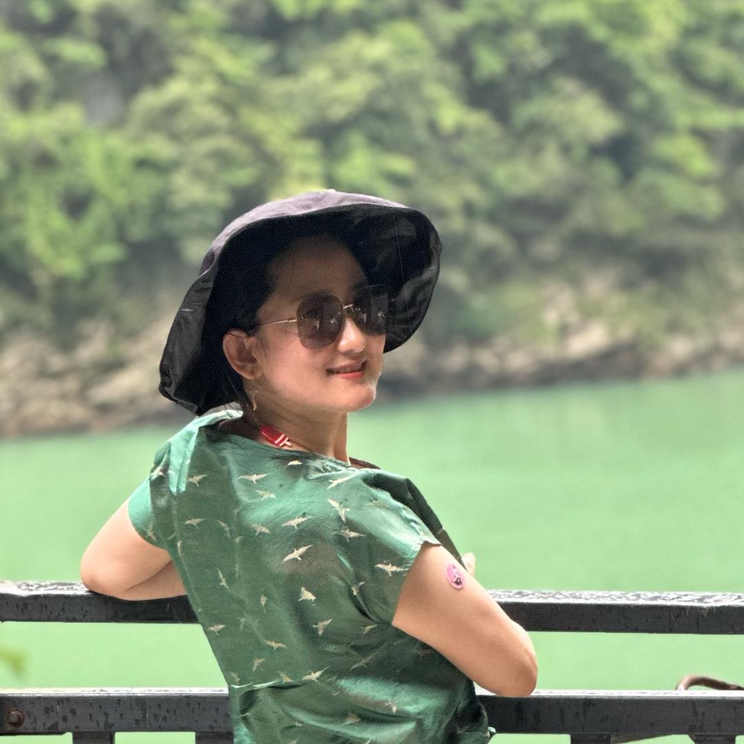 没事爱抠脚