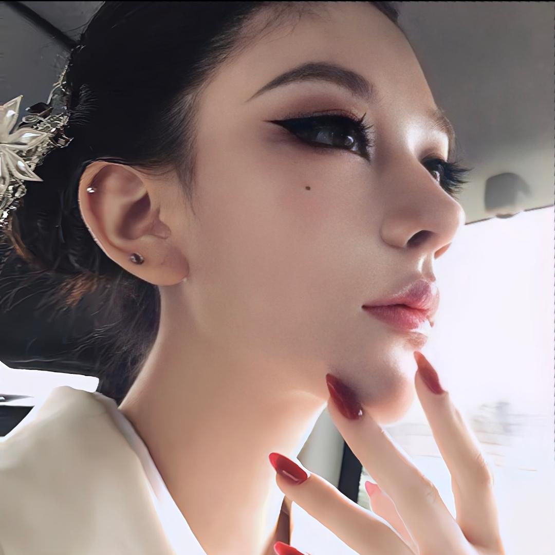 1𝓝