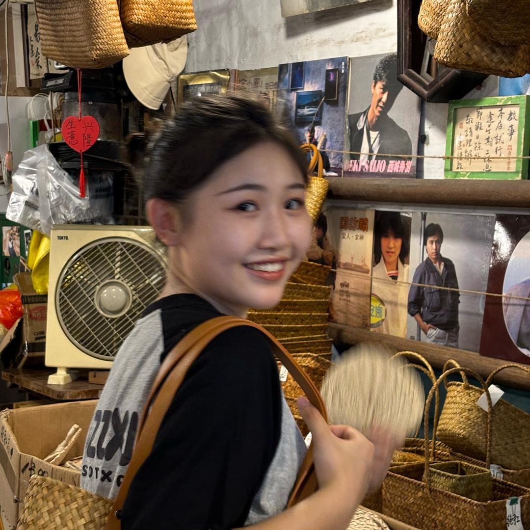 会脸红的女孩🌻