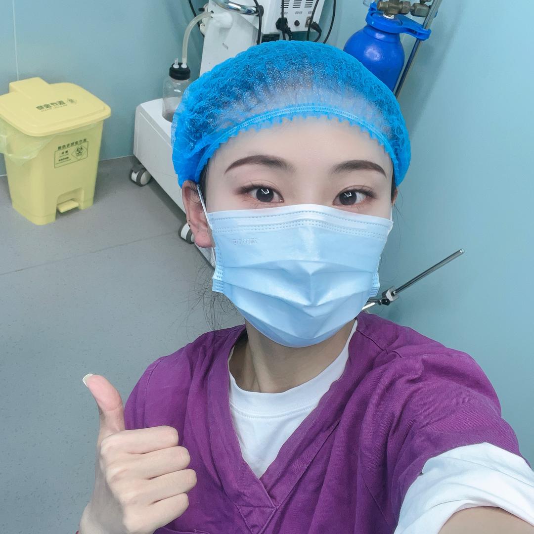 包包老师—菠萝