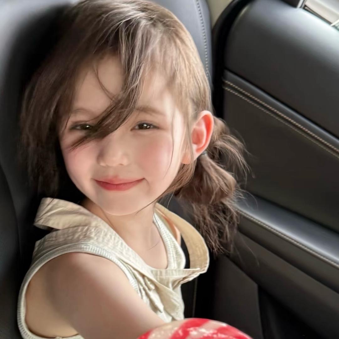 黄大美美.