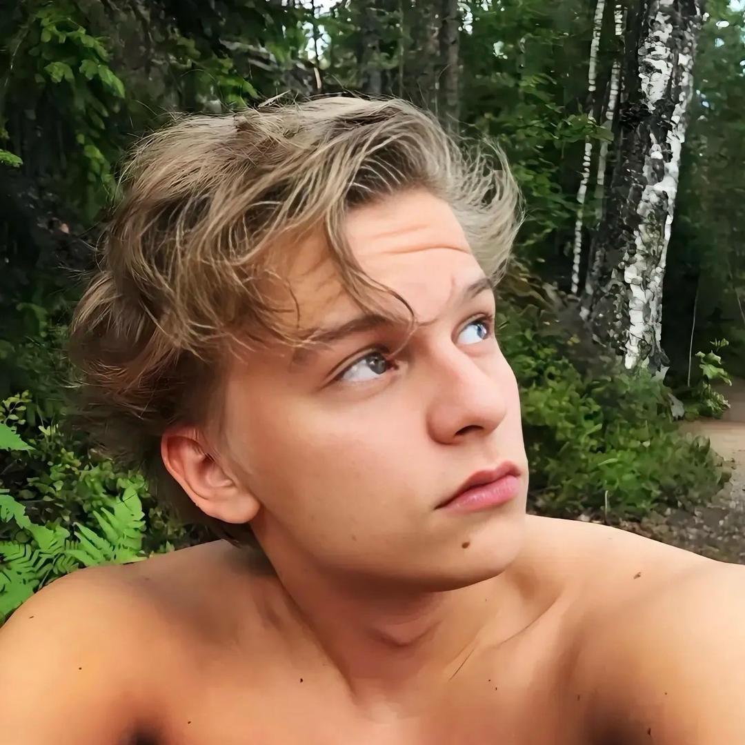 (ꐦ°᷄д°᷅)ノ︵┻━┻