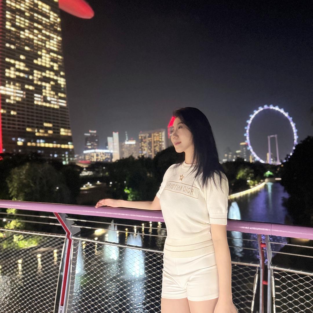 Ms Zhao.