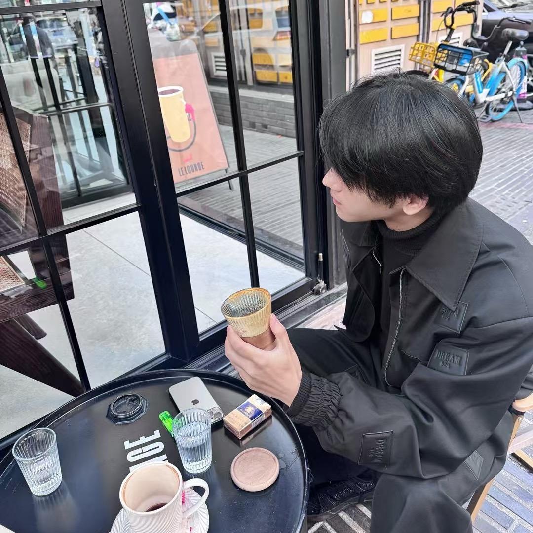 朋鱼雁(近我者暴富)