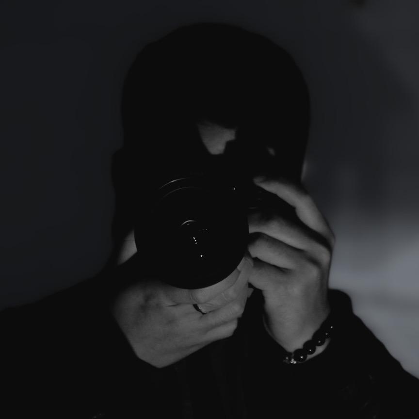H 。
