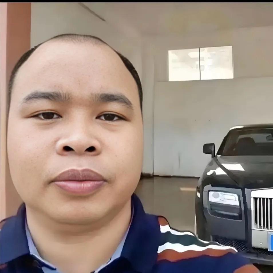 80后的我被富婆看上.