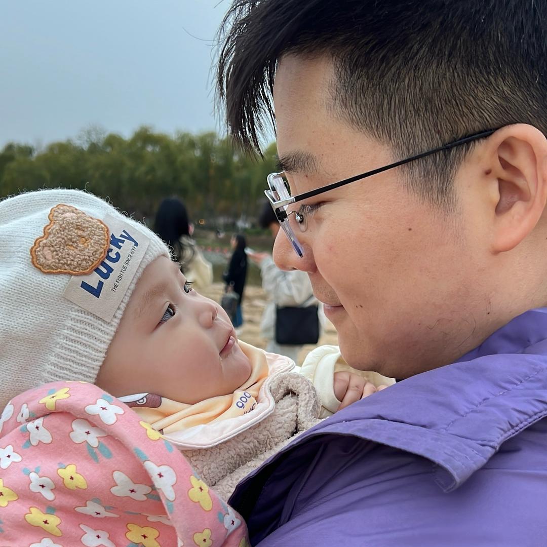 爱笑安淇和蔡爸