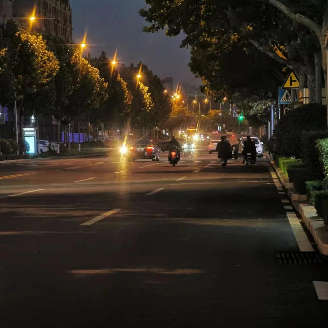 00后货运啊钟     新能源租赁