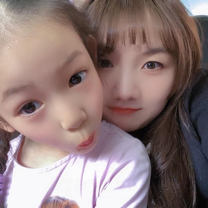 爱笑的小石榴呀😚